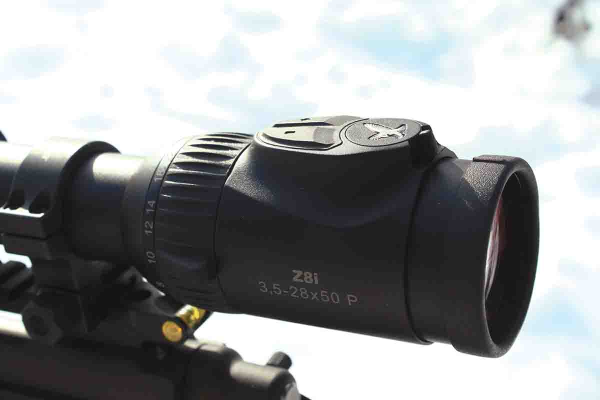 Z8i illumination includes 64 brightness settings, “dim” and “bright” switch positioning and SWAROLIGHT technology, which preserves battery power by switching off when the optic is tilted or canted.